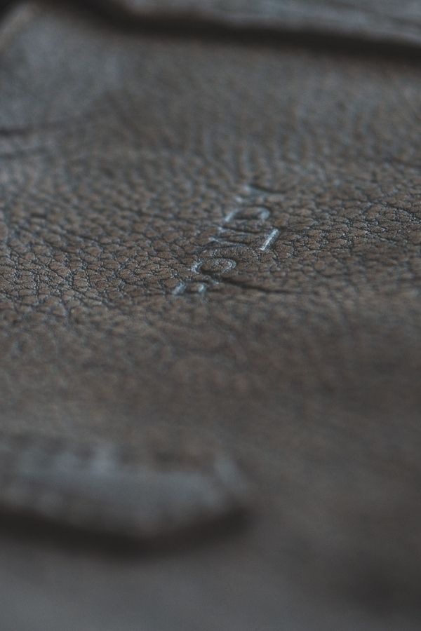Details Leder Root